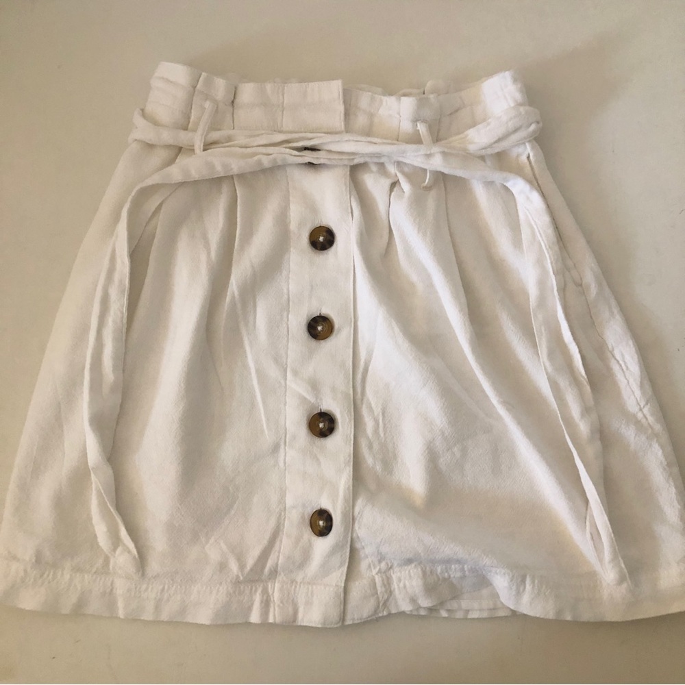 Hollister White Skirt - Picture 1 of 3